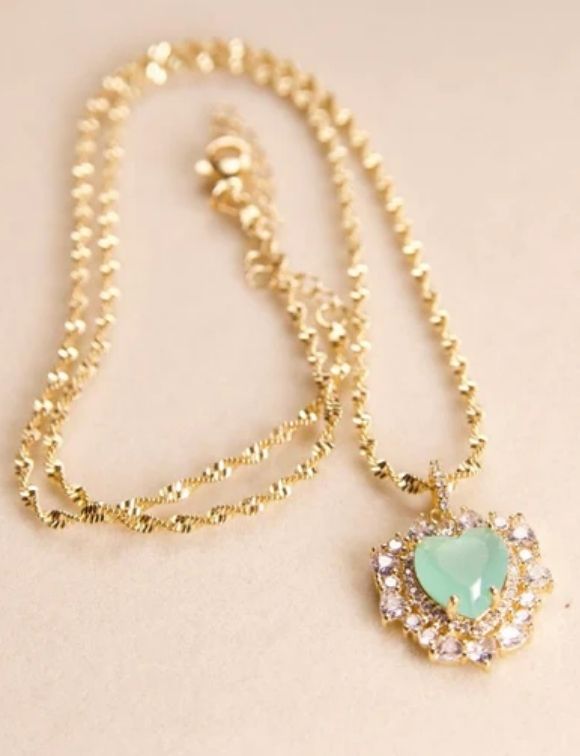 Collar corazón verde