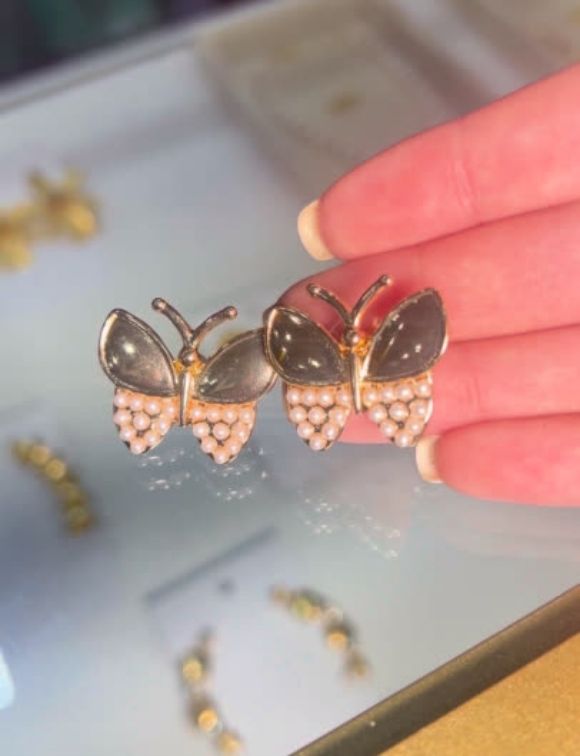 Aretes mini mariposa