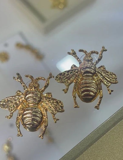 Aretes Bee