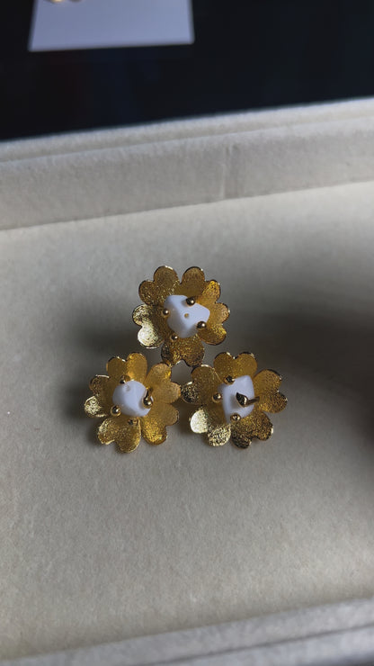 Aretes tres flores